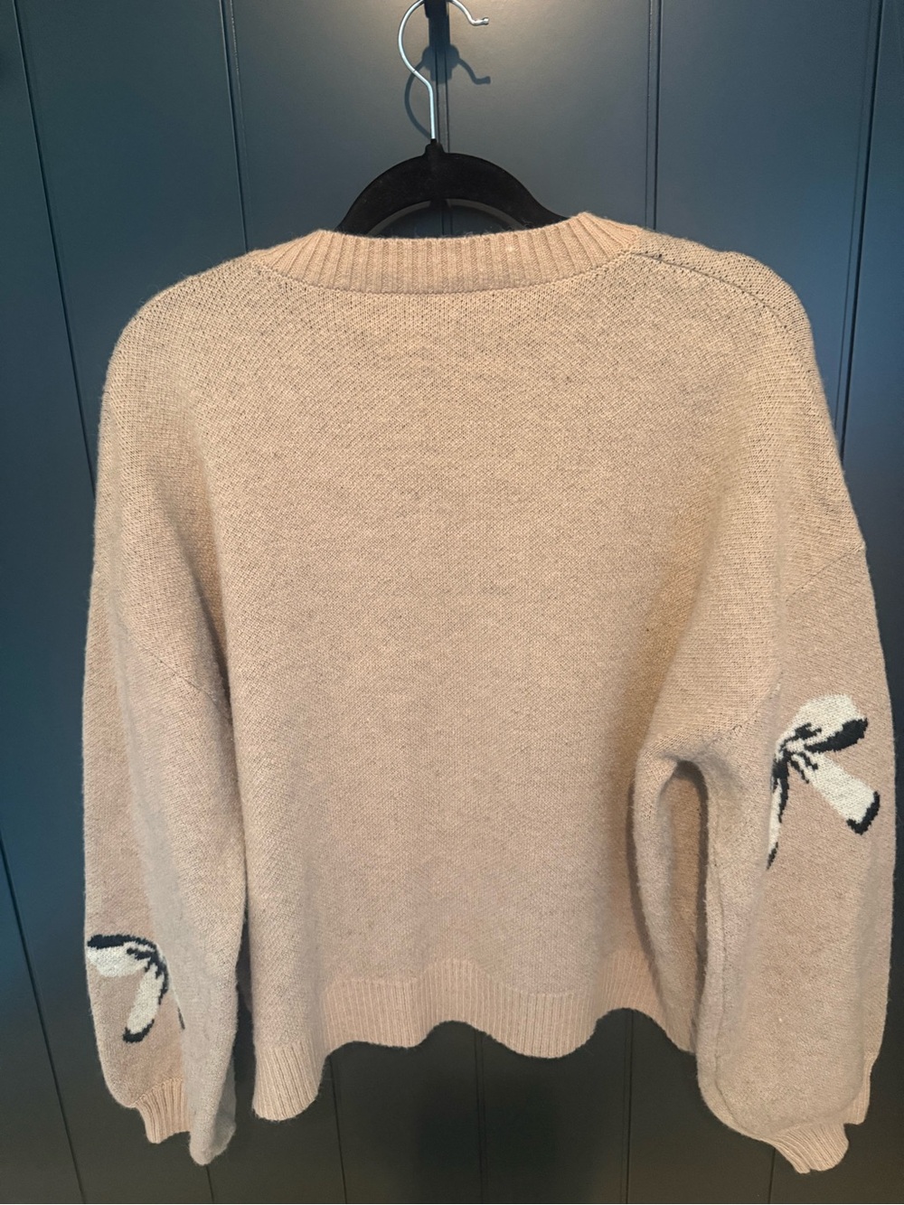🎀 Women's Bow Crewneck Sweater - Beige (Pinkish Undertones) 🎀 - Picture 4 of 6